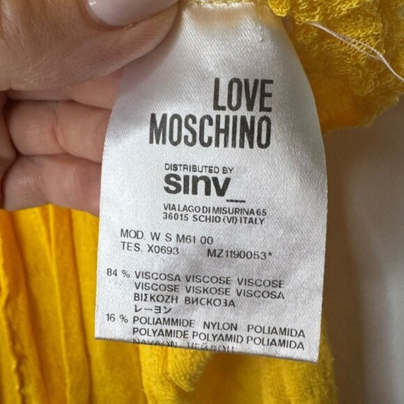 Love Moschino Asymmetrical Knit T-Shirt – Size 6 - Picture 4 of 17